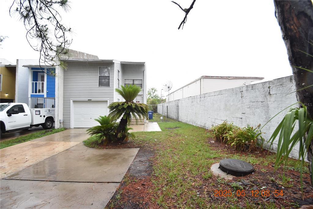 Primary Photo - 2501 E Stanley Matthew Cir