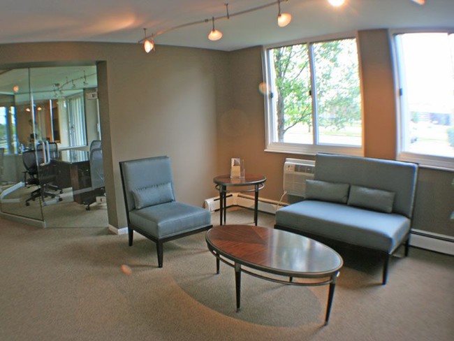 Foto del edificio - 25151 Brookpark Rd