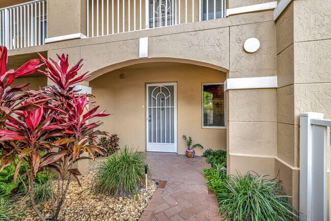 Foto del edificio - 5842 Crystal Shores Dr