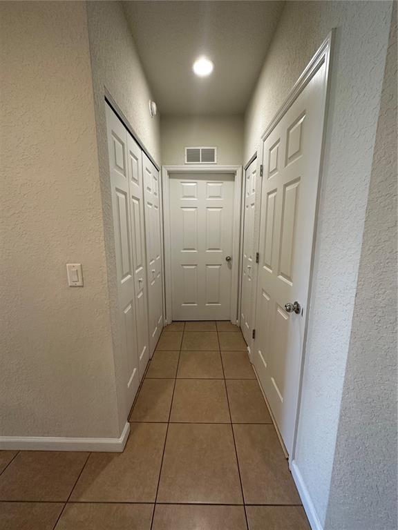 Building Photo - 4550 SW 52nd Cir
