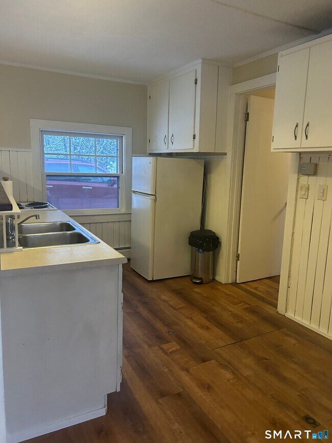 Foto del edificio - 673 Lovely St