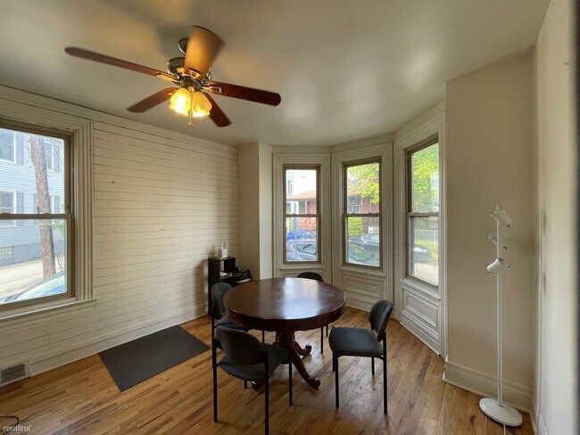 Foto del edificio - 3 br, 2 bath Townhome - 244 Spahr St