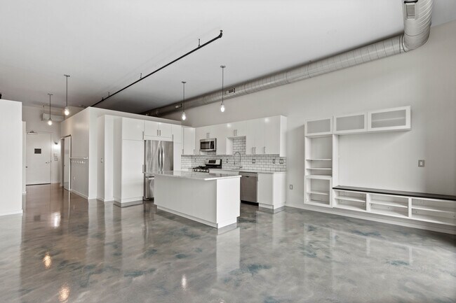 Foto del edificio - 211 E 9 Mile Rd