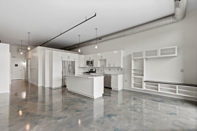 Building Photo - 211 E 9 Mile Rd