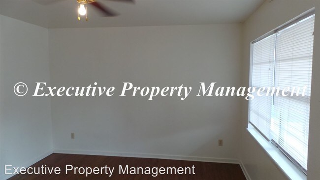 Foto del edificio - 2 br, 1 bath Apartment - 105 E. Avenue B