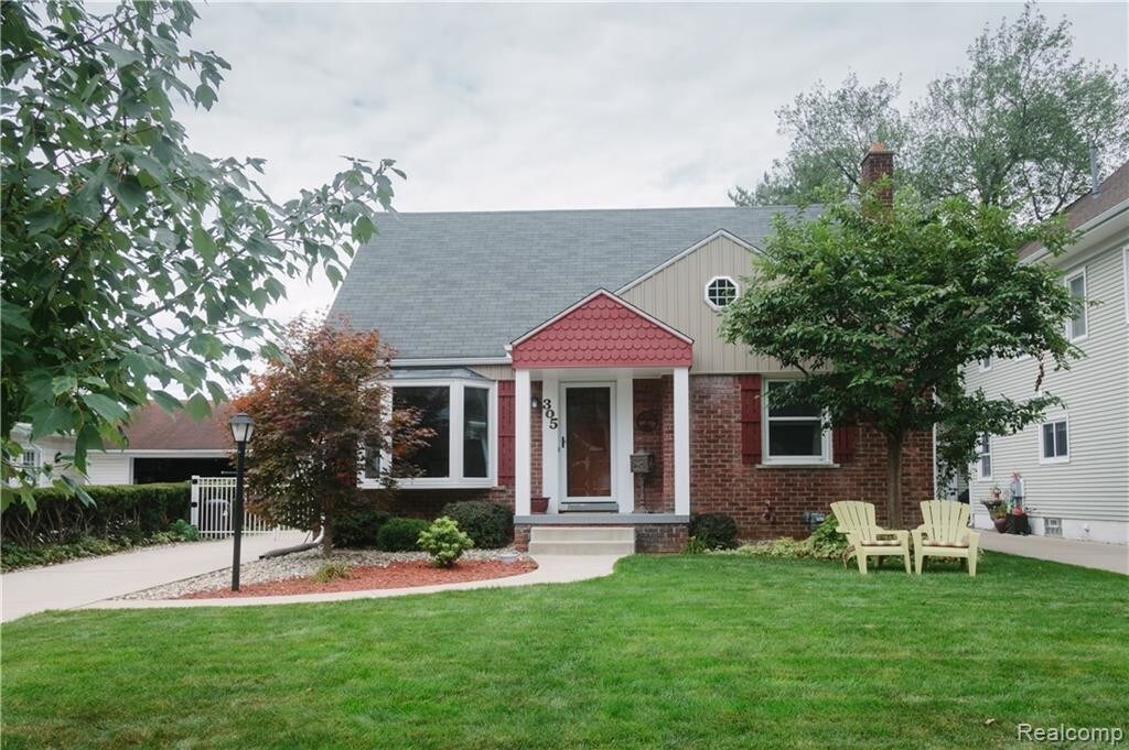 Foto principal - 305 N Evergreen St