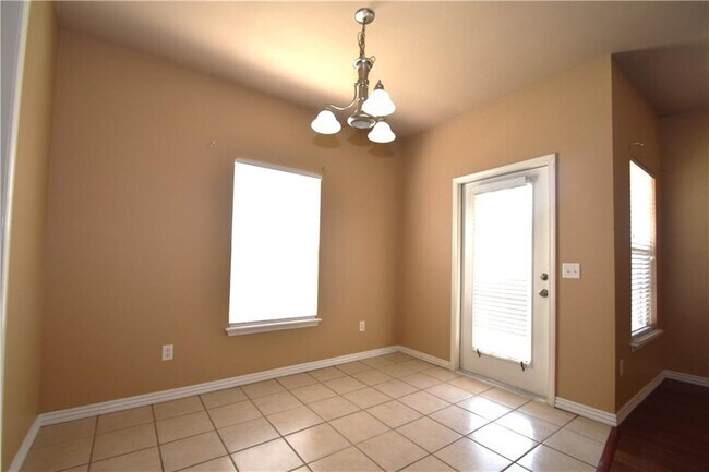 Foto del edificio - 3207 SW Deerfield Blvd