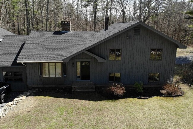 Frente de la casa - 131 Mill Ln