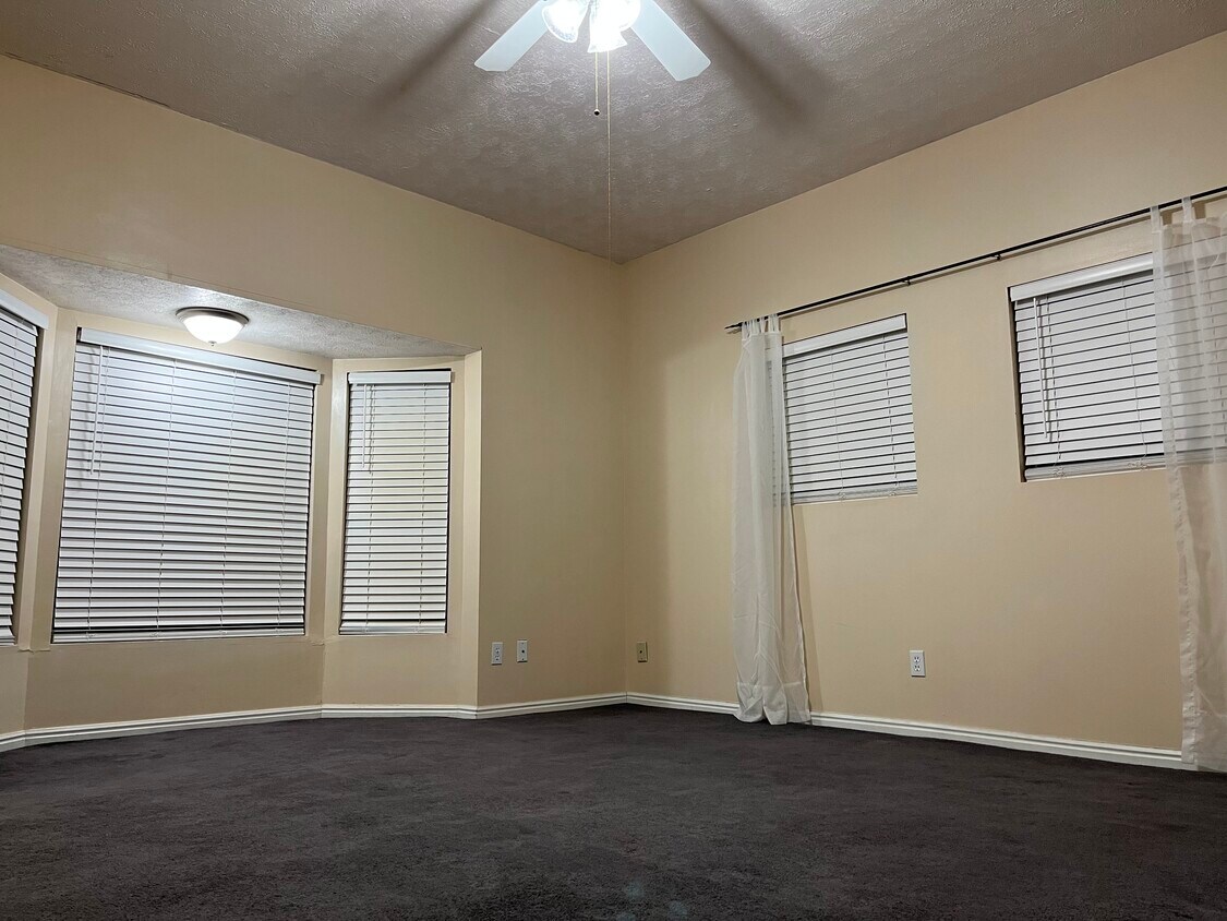 Foto principal - 345 S 450 E