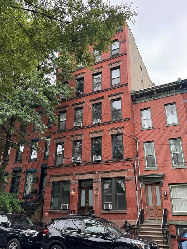 Building Photo - 38 W Hamilton Pl