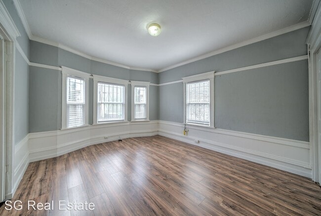 Building Photo - 482 40th St