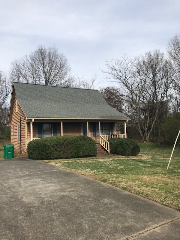 Foto principal - 318 W Dalton Rd