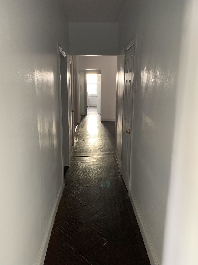 Foto del edificio - 723 Linden Boulevard