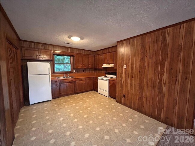Foto del edificio - 179 Sunny Hill Dr