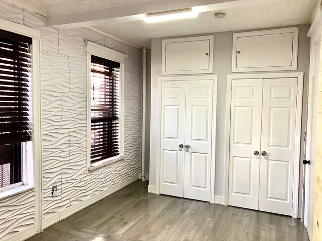 Foto del edificio - 7465 64th Ln