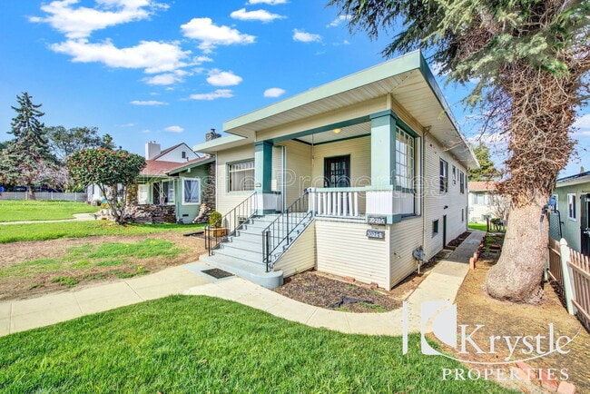 Building Photo - 1026 Carolina St