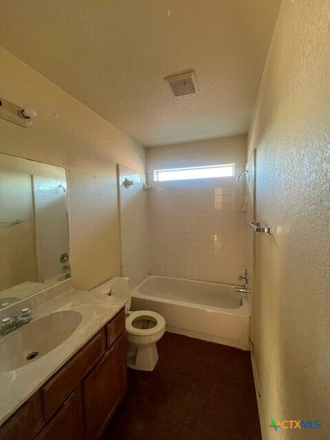 Building Photo - 2802 Cantabrian Dr