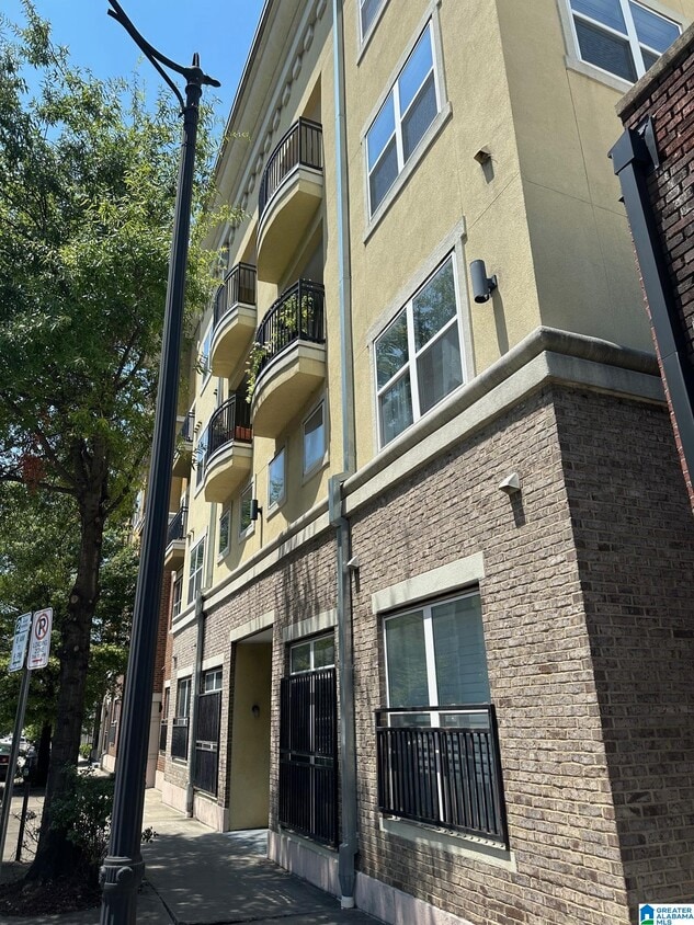 2020 5th Ave S Unit 331, Birmingham, AL 35294 Condo for Rent in