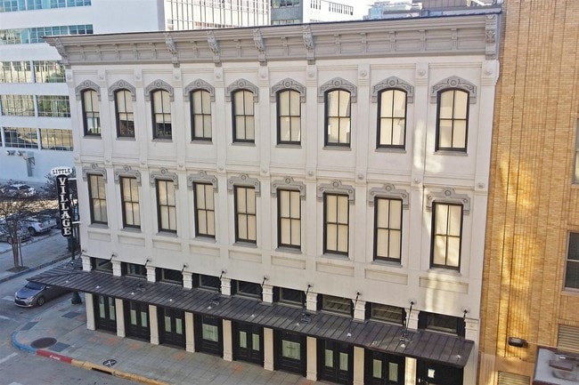 Building Photo - Kress Condominiums