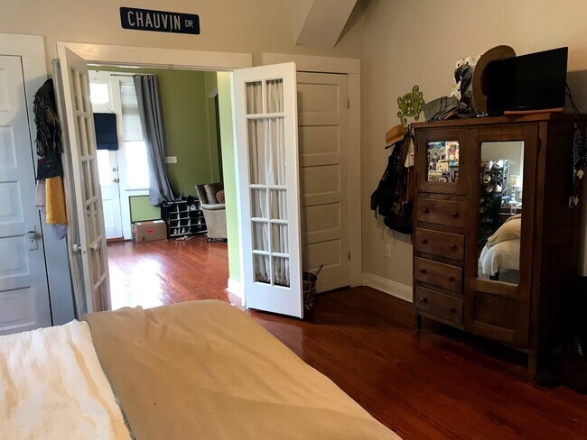 bedroom1 - 3820 Banks St