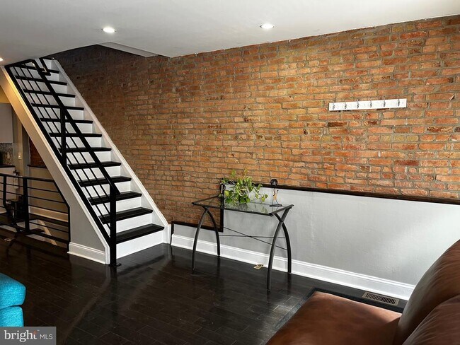 Foto del edificio - 2423 W Seybert St