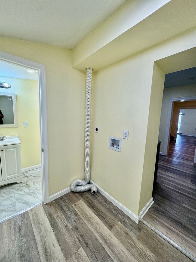 Foto del edificio - Section 8 Welcomed - 3 Bed