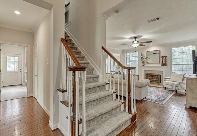 Building Photo - 47 Firethorn Pl