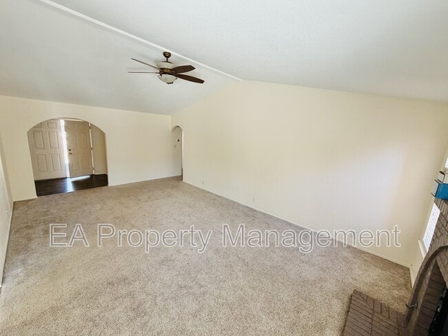 Building Photo - 5300 Overlook Dr NE