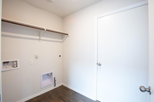 Foto del edificio - 115 Snapdragon Ln