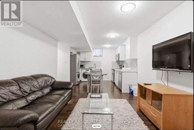 Building Photo - 28 Sheldon Dr