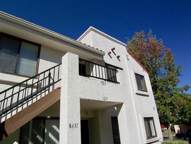 Foto del edificio - 8431 Westmore Rd