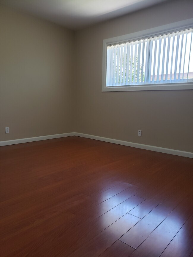 24370 Newhall Ave Unit 0, Santa Clarita, CA 91321 24370 Newhall Ave