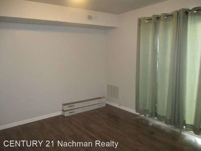 Building Photo - 3 br, 1.5 bath House - 1001 London Company...