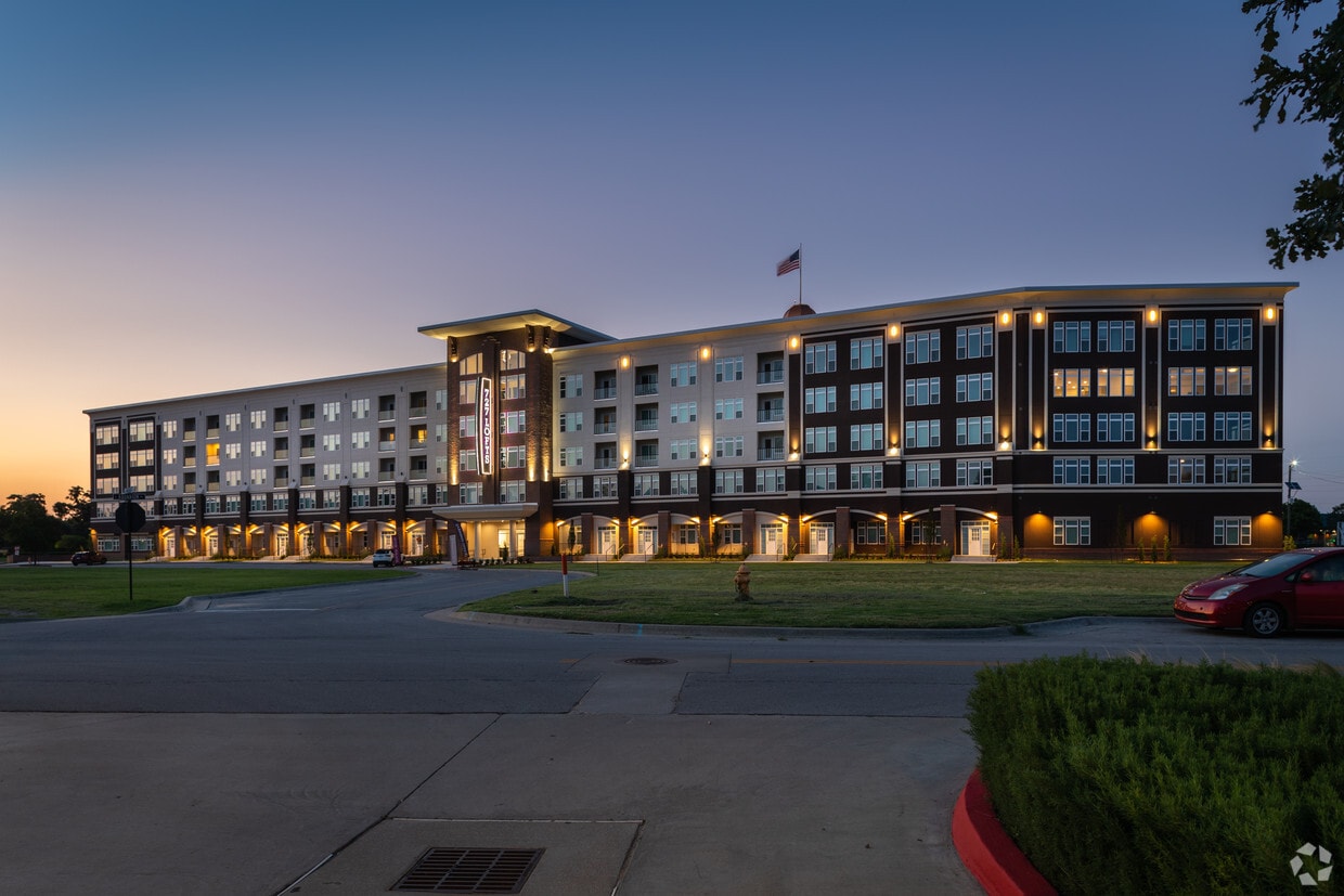 727 Lofts Apartments in Jenks, OK