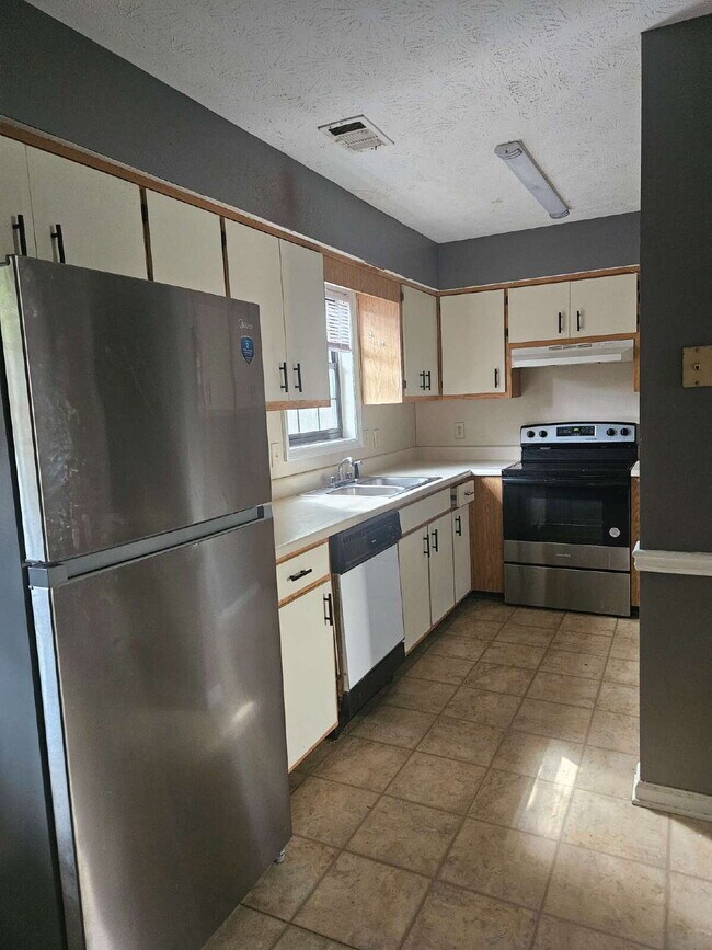 Foto del edificio - Spacious Lakebottom 2 bedroom townhome