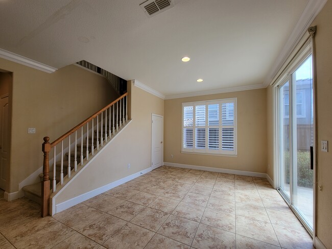 Foto del edificio - 7014 Hearst Dr