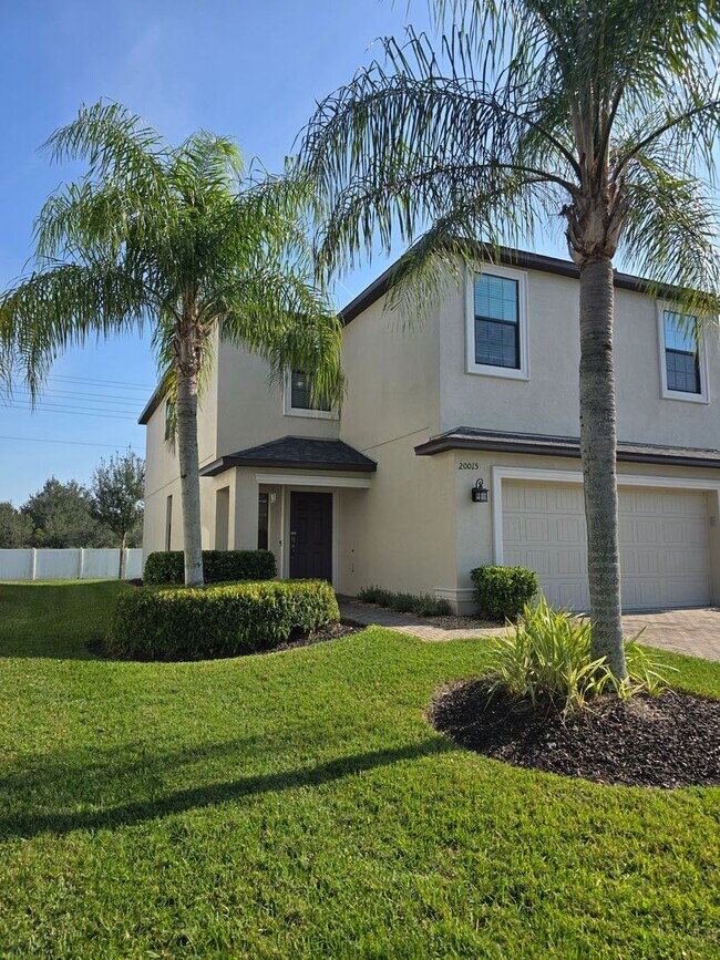 Building Photo - Beautiful Home in the Gated Community of Live Oak – New Tampa