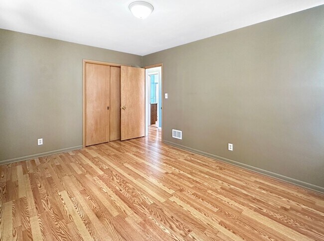 Building Photo - Newly Remodeled 3 bed/1.5 bath in Walker- ...