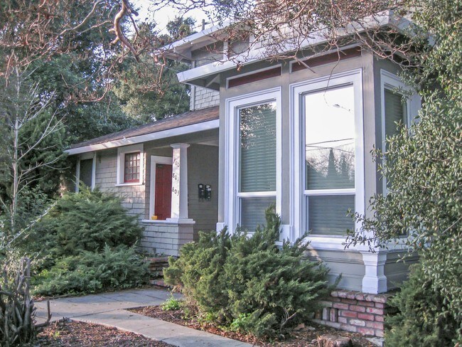 Building Photo - 801 College Ave