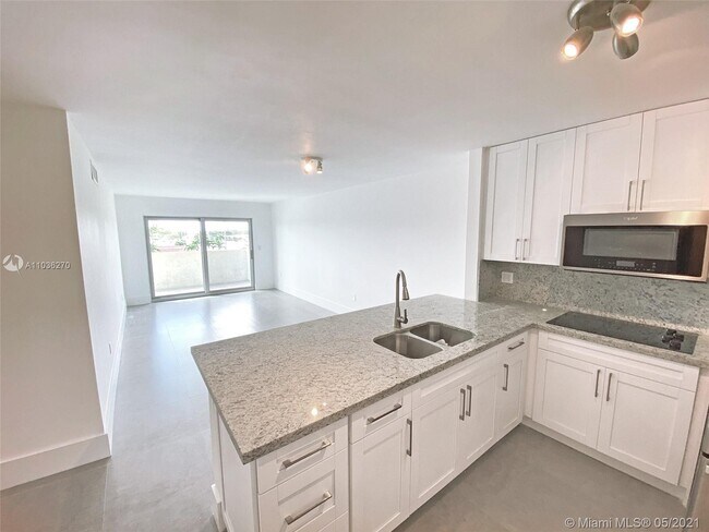 Building Photo - 10300 Coral Way