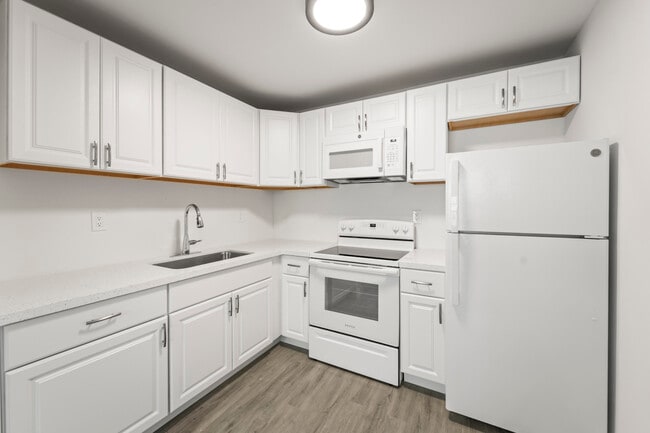 Building Photo - 938 Normandy Trail