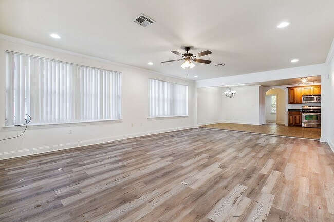 Building Photo - Beautiful Single Family Home off Filmore i...
