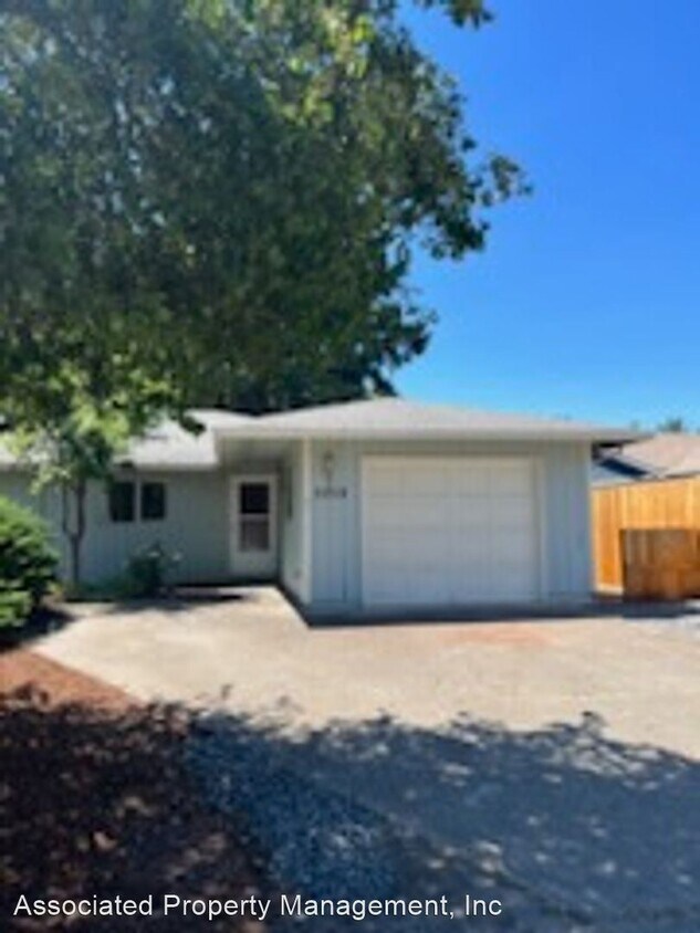 Primary Photo - 2 br, 2 bath House - 2233 SE 53rd Ave