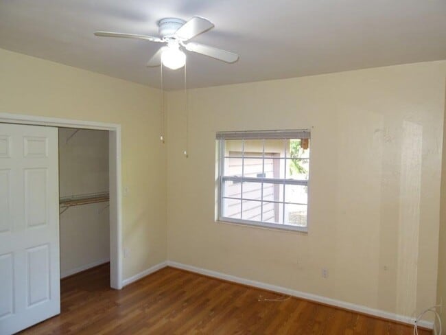 Building Photo - Gorgeous House well located 3bed 1 1/2 bat...
