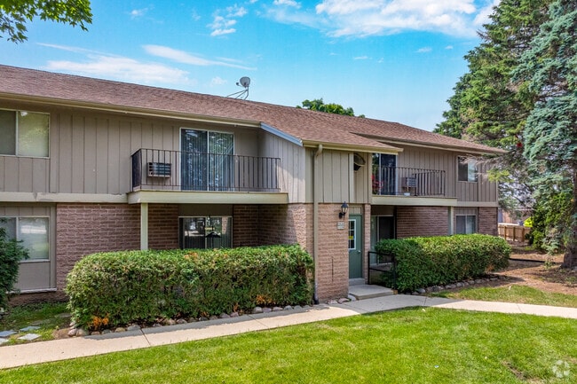 Building Photo - Mequon Parc Apartments