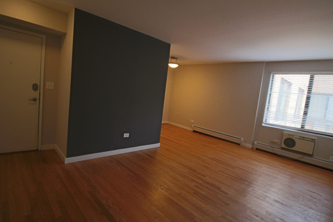 Building Photo - 3612 N Pine Grove Ave
