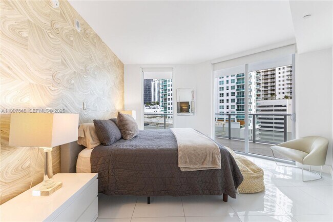 Foto del edificio - 1300 Brickell Bay Dr
