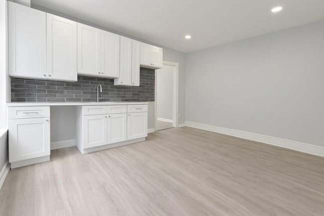 Photo - 5217 Spruce St House