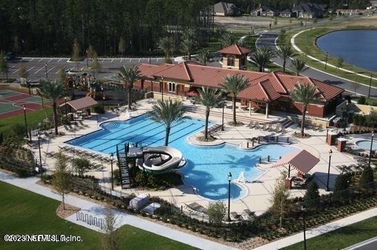 Foto del edificio - 352 Richmond Dr