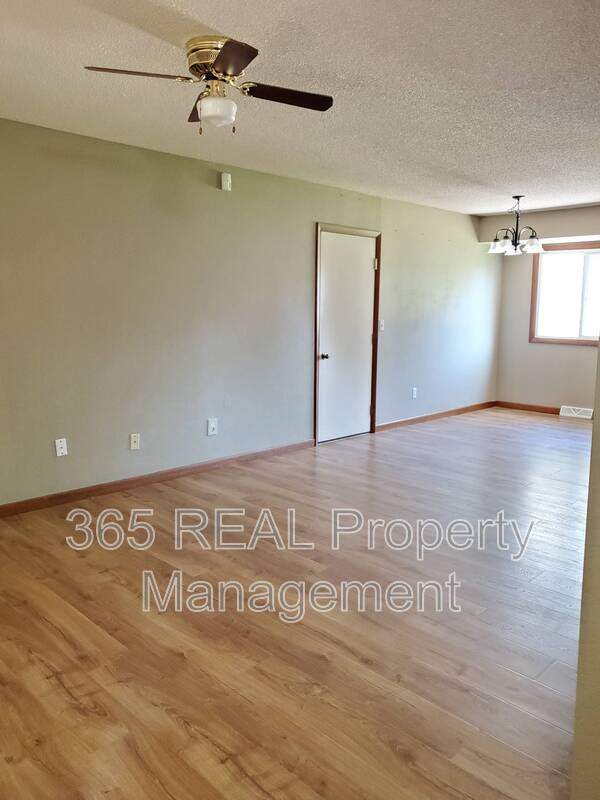 Foto del edificio - 4925 W 8th Street Rd